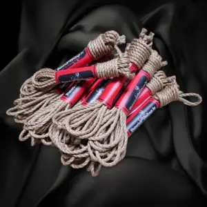 Ensemble exclusif de cordes en jute haut de gamme de 5 mm comprenant dix cordes de 8 mètres et deux cordes de 4 mètres de Bavarian-Bondage