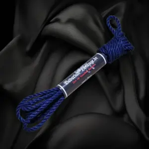 Linen hemp ropes, colored, 29 Blue linen hemp rope, 5 mm in diameter and 4 m long, bundled with a band.