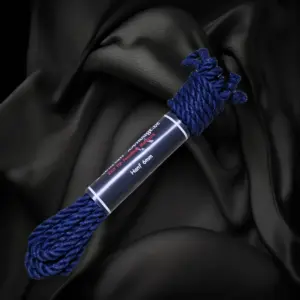 Linen hemp ropes, colored, 33 Blue linen hemp rope, 6 mm in diameter and 4 m long, bundled with a band.