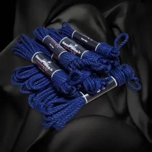 Linen hemp ropes, colored, 36 Blue linen hemp rope set with a 6 mm diameter, seven ropes of 8 m each and two of 4 m each, bundled with a band.