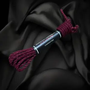 Linen hemp ropes, colored, 42 Dark red linen hemp rope, 6 mm in diameter and 4 m long, bundled with a band.
