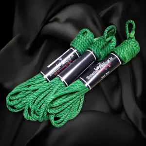 Linen hemp ropes, colored, 67 Green linen hemp rope set with a 5 mm diameter, three ropes of 8 m each, bundled with a band.