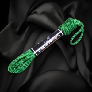 Linen hemp ropes, colored, 65 Green linen hemp rope, 5 mm in diameter and 4 m long, bundled with a band.