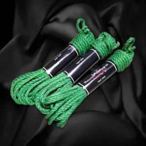 Linen hemp ropes, colored, 71 Green linen hemp rope set with a 6 mm diameter, three ropes of 8 m each
