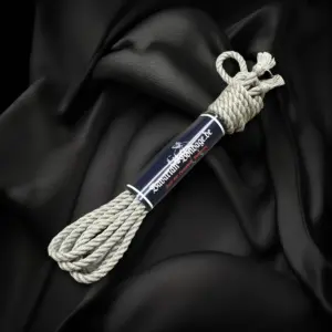 Natural linen hemp rope, 6 mm; 4 m, bundled with band.