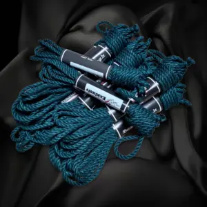 Linen hemp ropes, colored, 59 Petrol-colored linen hemp rope set with a 5 mm diameter, seven ropes of 8 m each and two of 4 m each, bundled with a band.