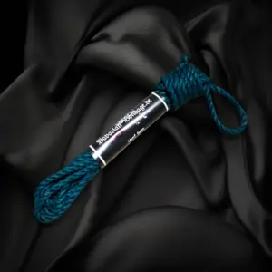 Linen hemp ropes, colored, 60 Petrol-colored linen hemp rope, 6 mm in diameter and 4 m long, bundled with a band.