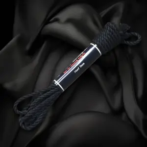 Linen hemp ropes, colored, 11 Black linen hemp rope, 5 mm in diameter and 4 m long, bundled with a band.