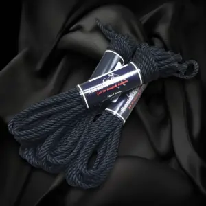 Linen hemp ropes, colored, 17 Black linen hemp rope set with a 6 mm diameter, three ropes of 8 m each, bundled with a band.