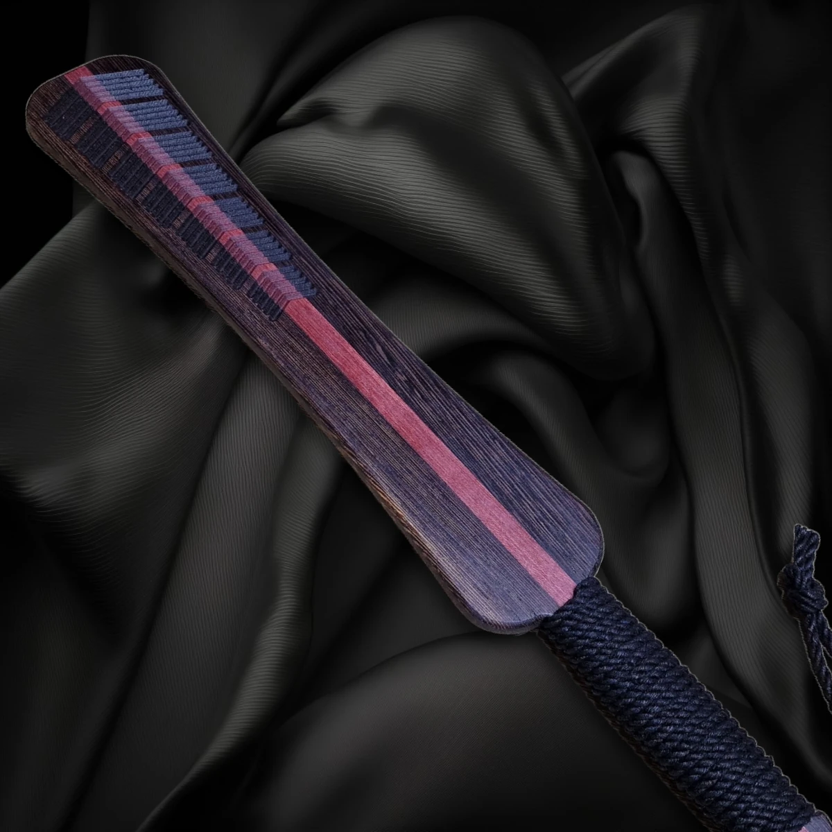 Paddel i ädelträdesign wenge-amarant 26 Edelholz Paddel Wenge-Amaranth Big mit violettem Längsstreifen und schwarzer Griffwicklung
