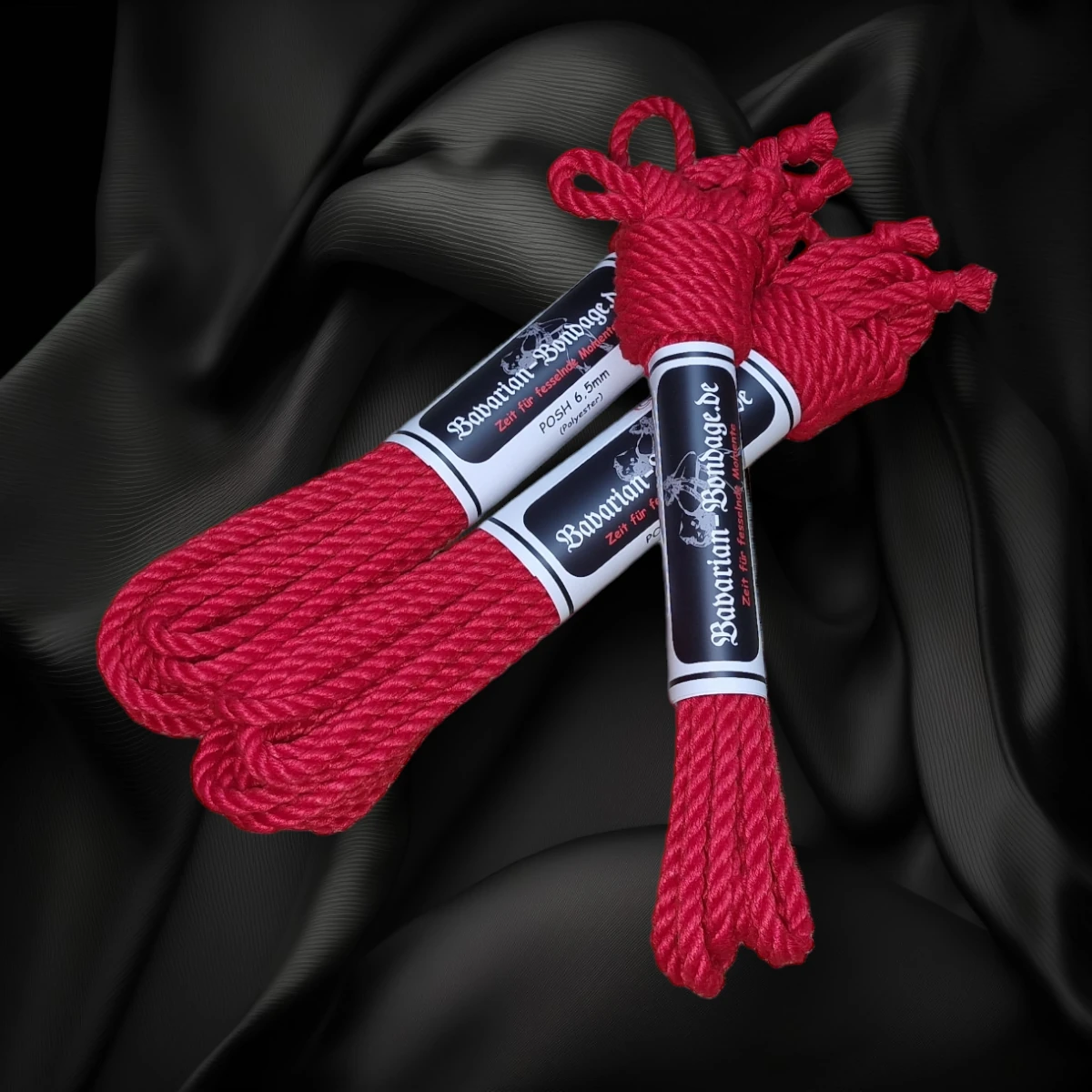 Drei rote POSH-Ropes aus Polyester in 6,5 mm Stärke mit jeweils 8 m Länge