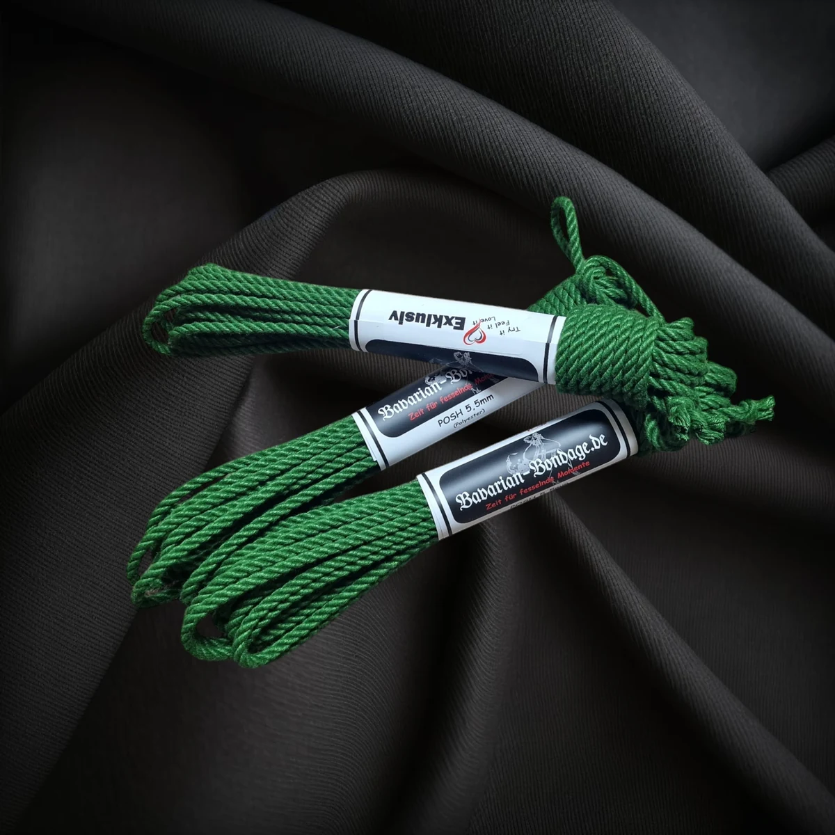 Três cordas POSH verdes, feitas de poliéster, com 5,5 mm de espessura e 8 m de comprimento cada.
