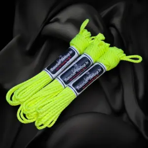 Drei neongelbe POSH-Ropes aus Polyester in 5,5 mm Stärke mit jeweils 8 m Länge