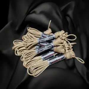 Juteseil Standard 5 mm; 7 × 8 m und 2 × 4 m, mit Banderole gebündelt